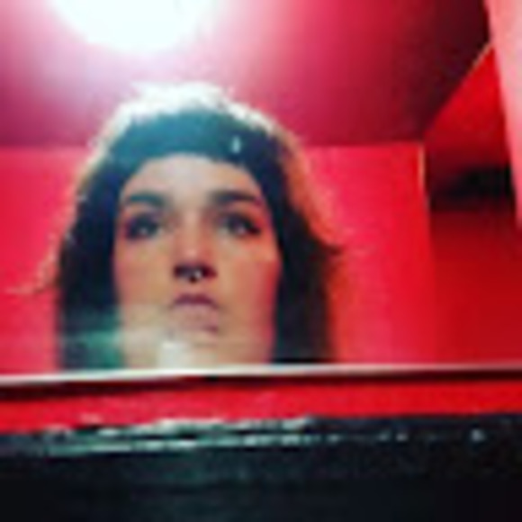 Meet your Posher, Meghan - Picture 1 of 1